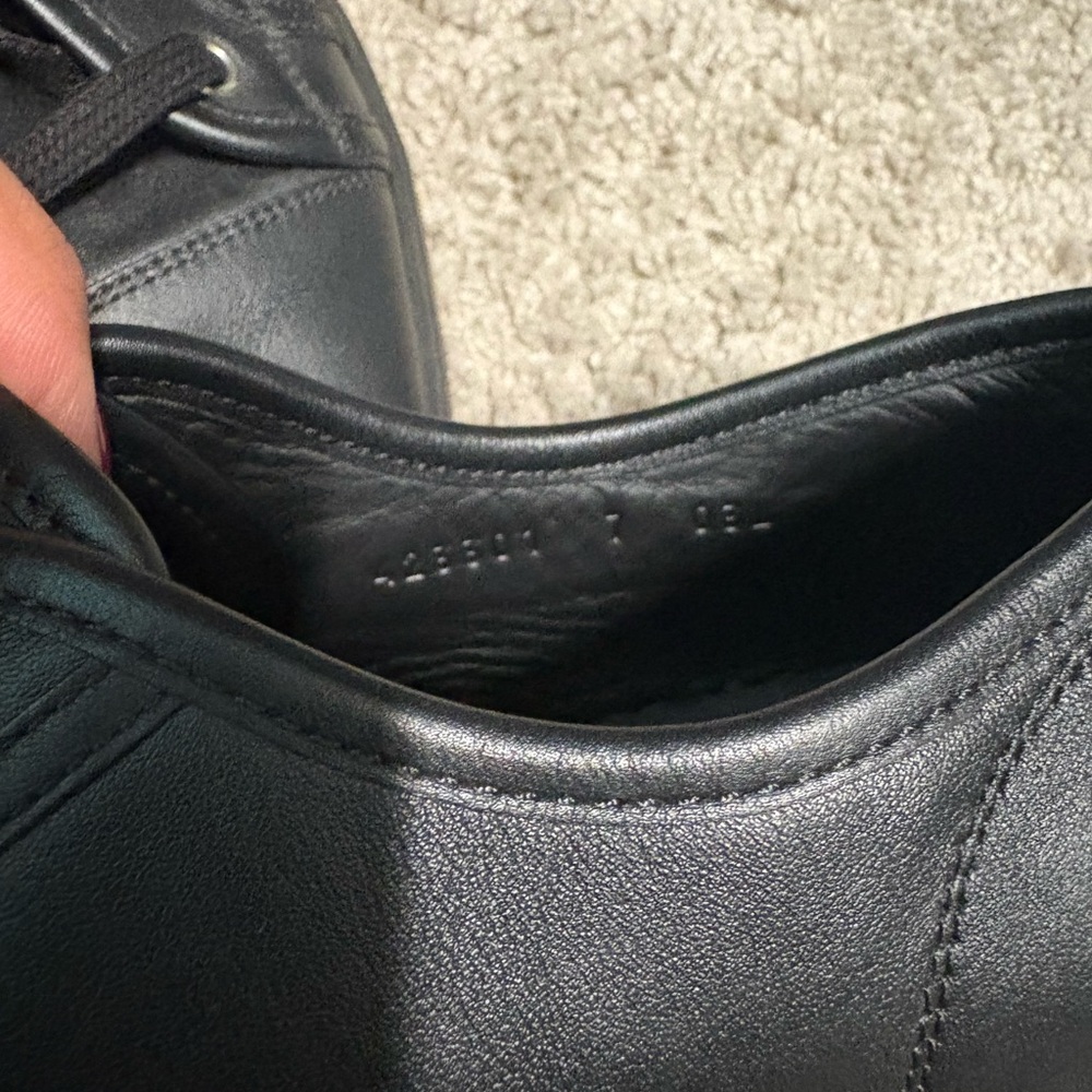 Brand New without tag - Gucci Men's Black Leather Sneakers. Perfect condition. - Picture 3 of 7